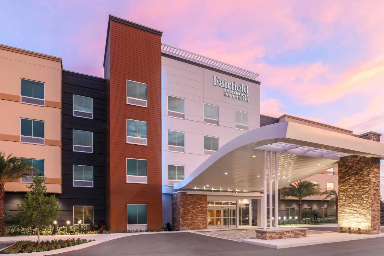 Fairfield By Marriott Inn & Suites Cape Coral North Fort Myers Exterior photo